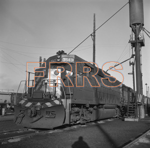 Staff_WP_-_676_R_thumbnail.jpg